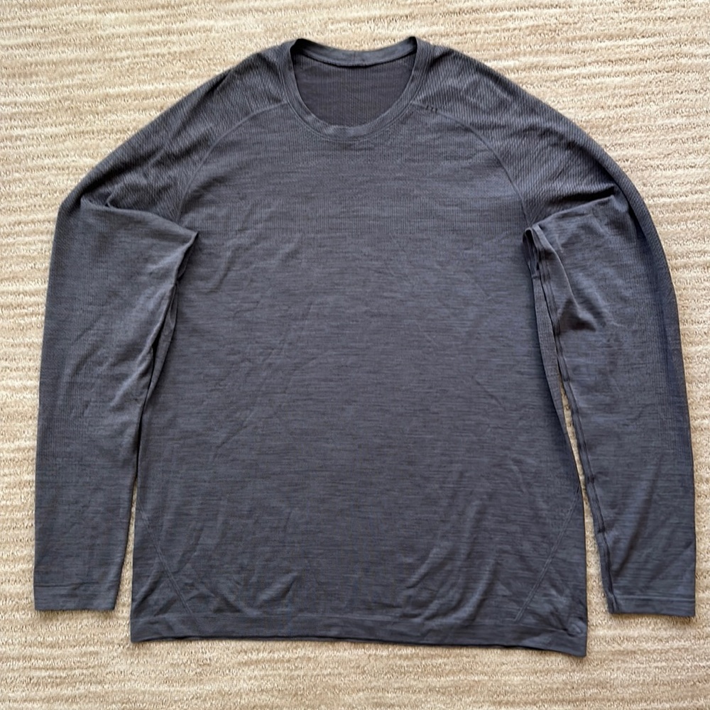 Lululemon Metal Vent Tech Long Sleeve Moonphase / Moon Blue Size XL